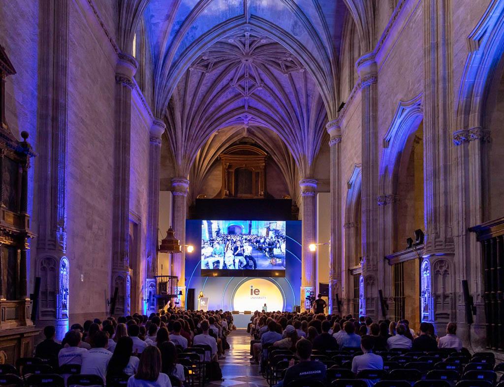 ¿Por qué estudiar con nosotros?