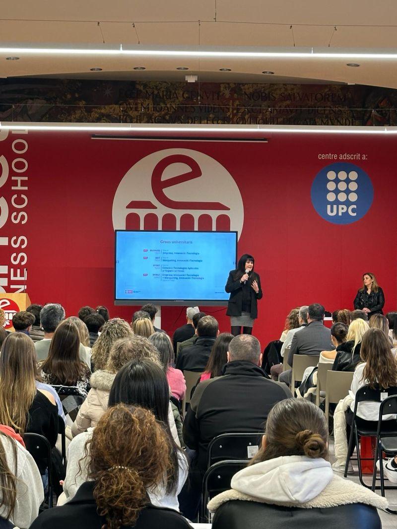 ¿Por qué estudiar con nosotros?